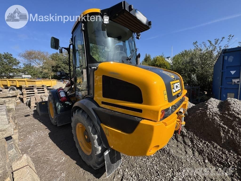 JCB 409 Колесни товарачи