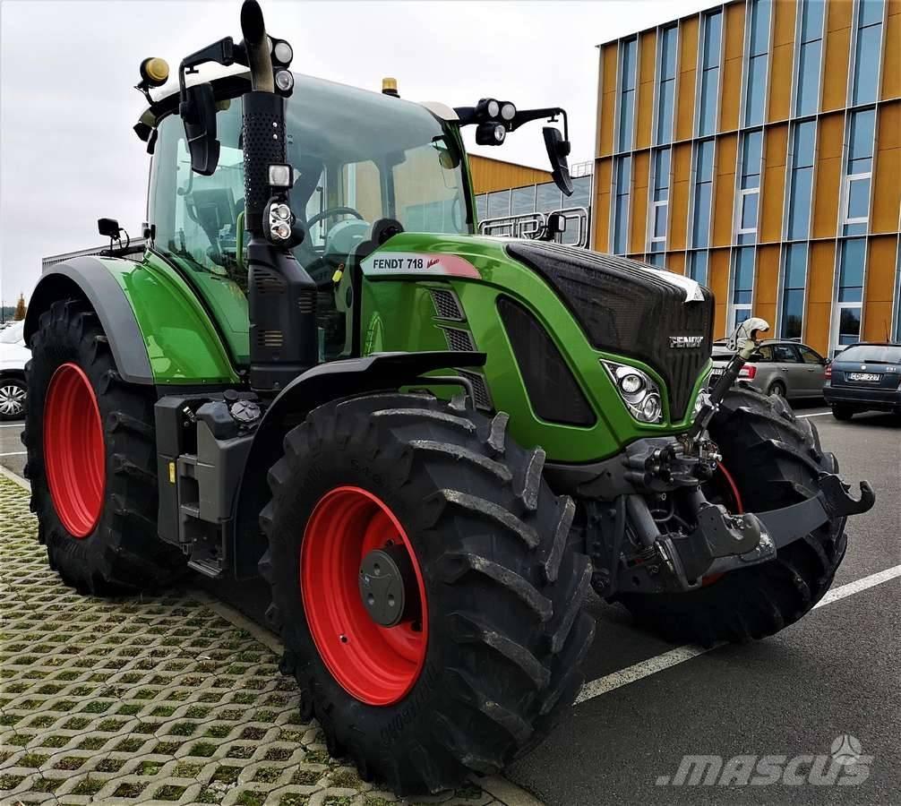 Fendt 718 Vario Трактори