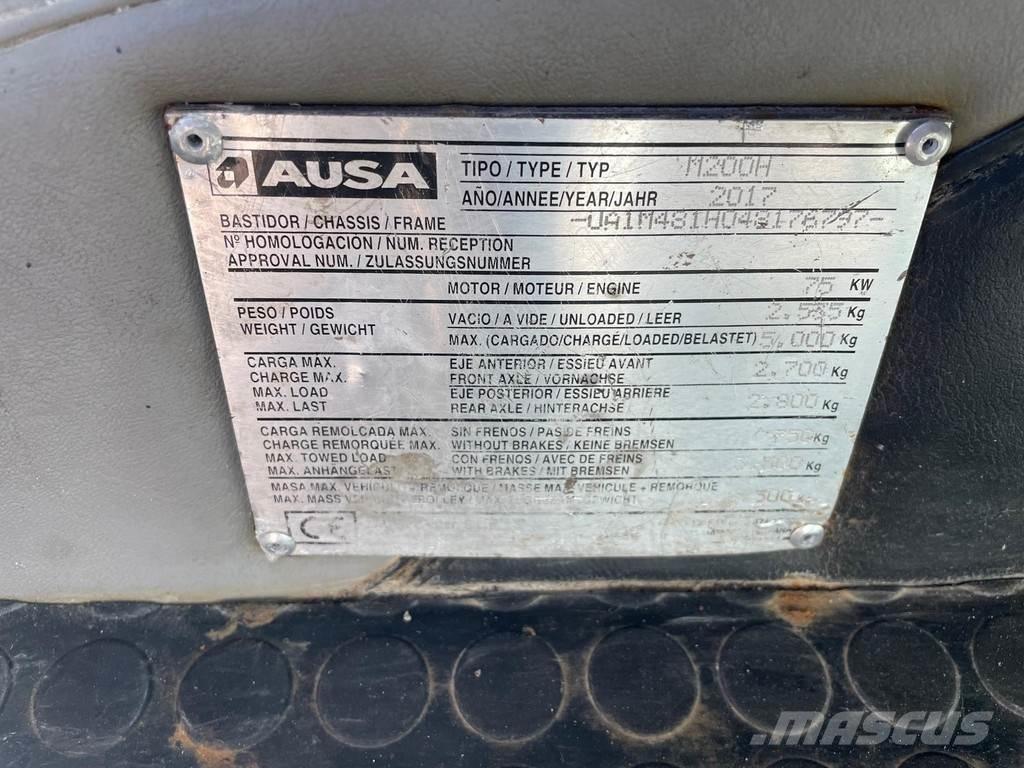 Ausa M200H 4X4 Комунални съоражения