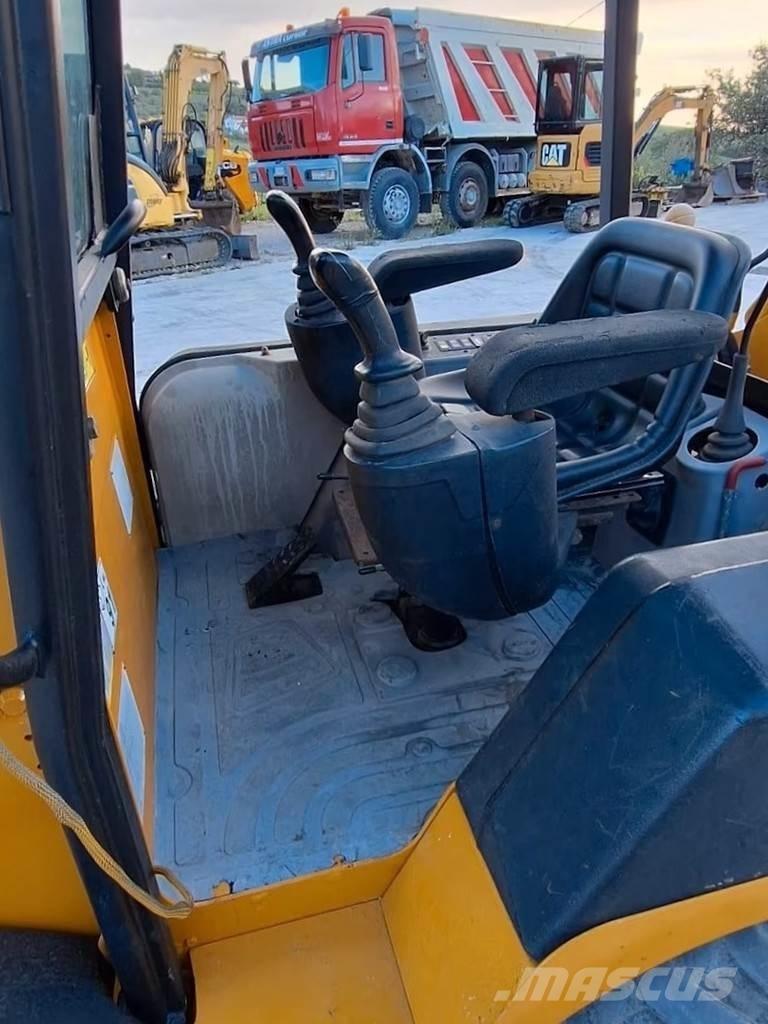 JCB 1CX Товарач със заден ексватор