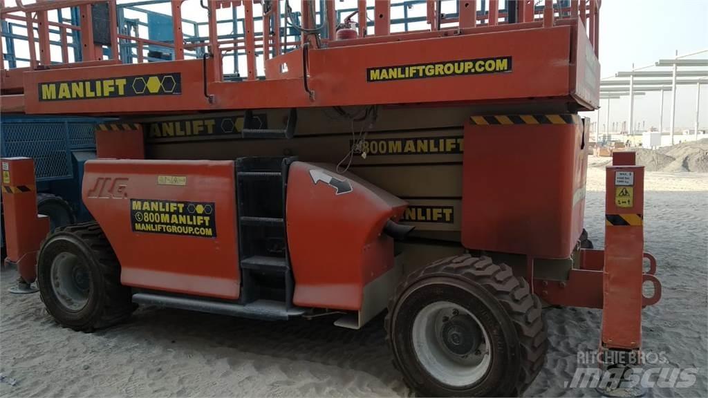 JLG 4394RT Ножични работни платформи
