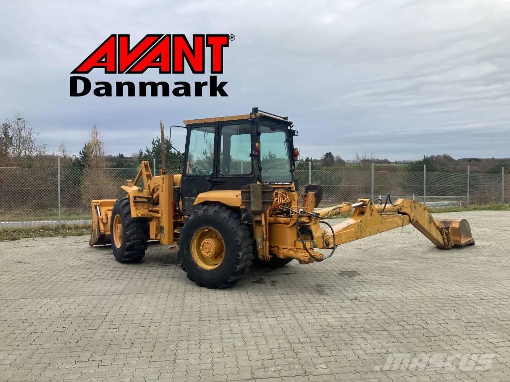 Hydrema 806 Товарач със заден ексватор