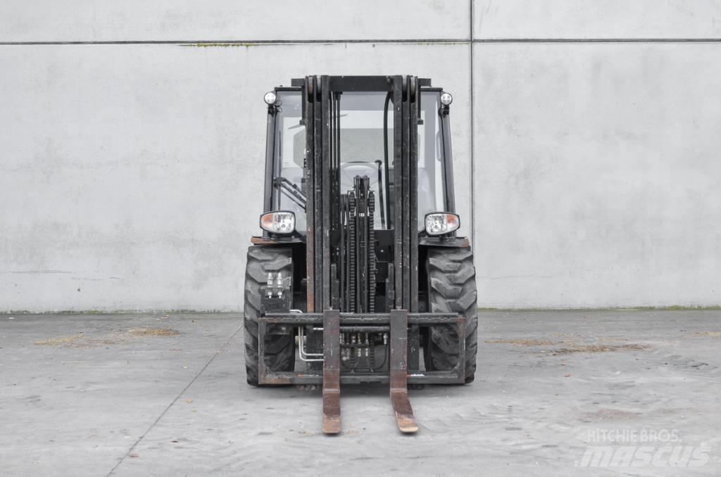 Manitou MC 25-4 D Дизелови камиони