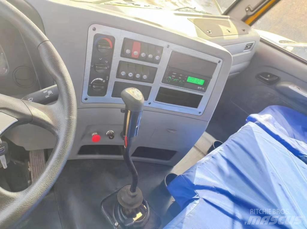 XCMG QY30T Всъдеходни кранове