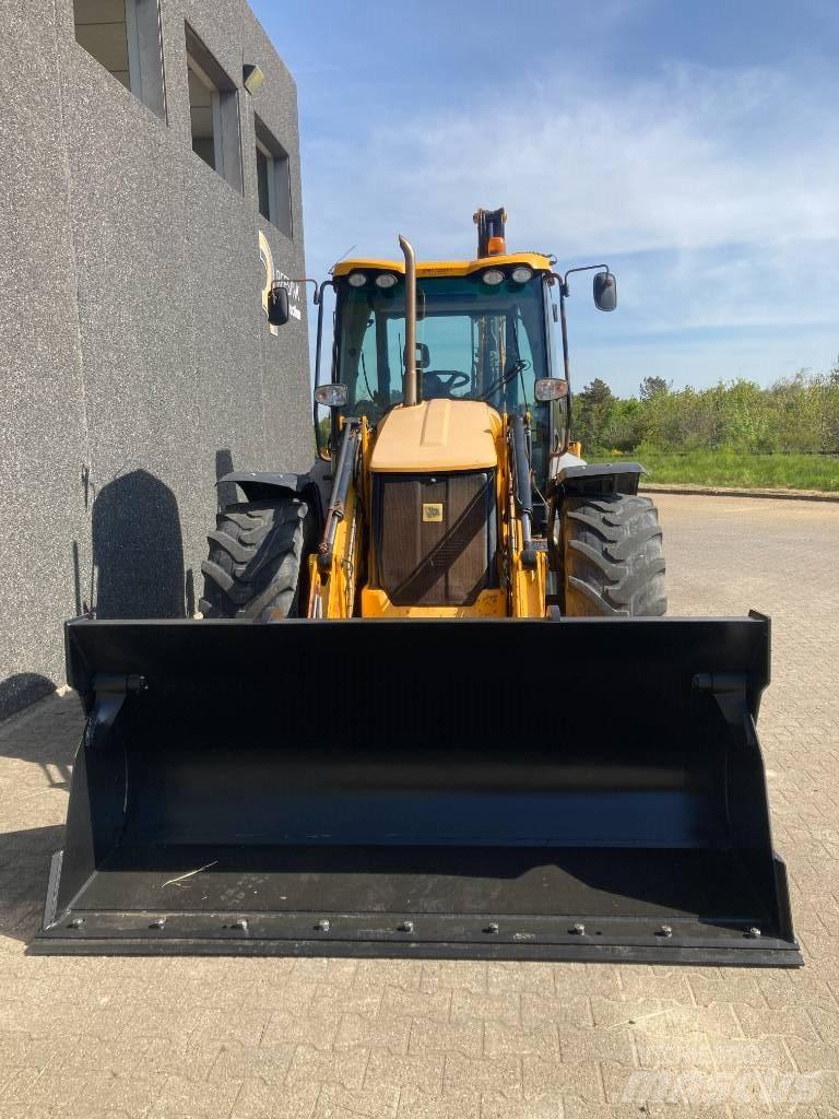 JCB 4 CX Super Товарач със заден ексватор