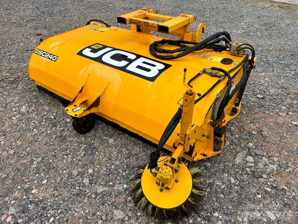 JCB SC 240 Четки