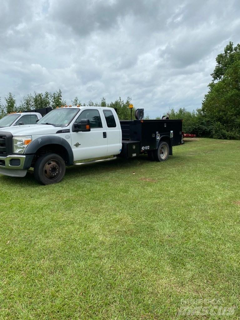 Ford F 550 Пикапи