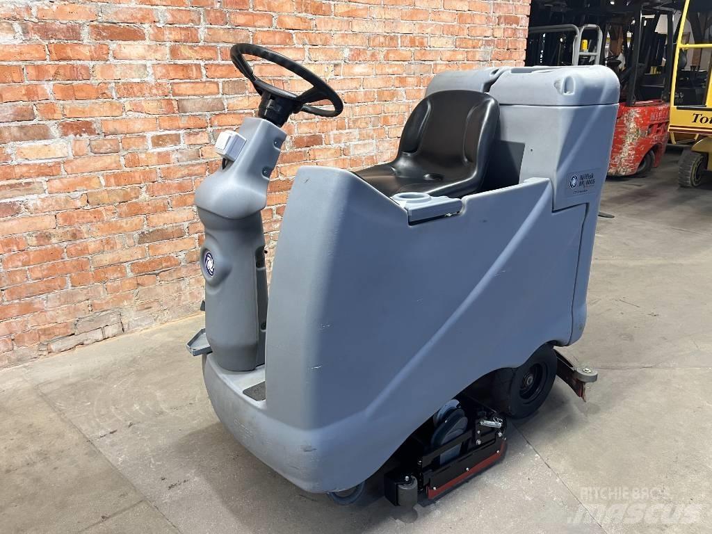 Nilfisk BR 800 S Скрубер сушилни
