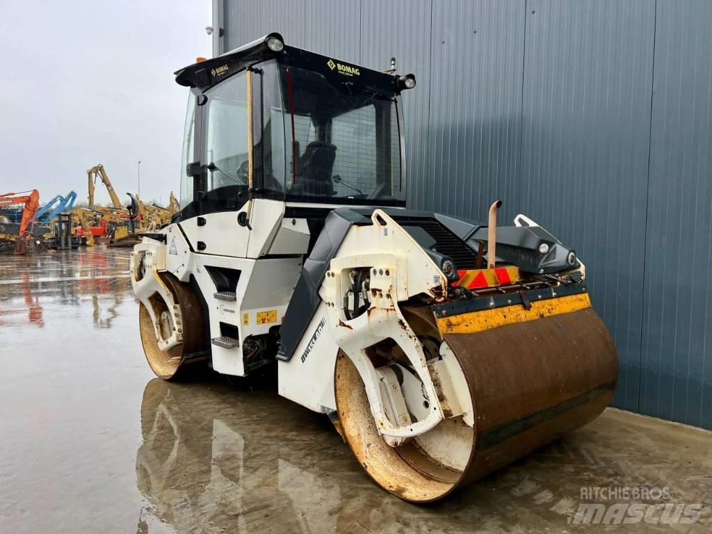 Bomag BW151AD-5 Двойни барабанни ролки
