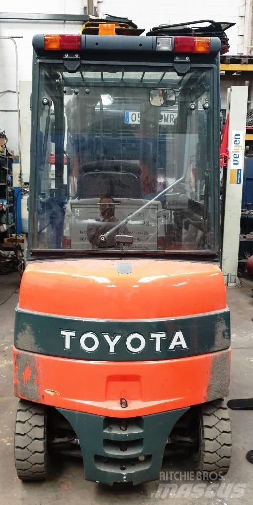 Toyota 7 FBMF 25 Електрически вилични кари-повдигачи