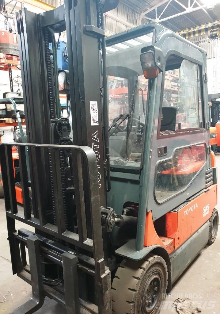 Toyota 7 FBMF 25 Електрически вилични кари-повдигачи