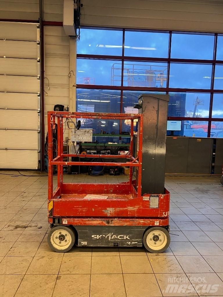 SkyJack SJ 16 Вертикални мачтови повдигачи
