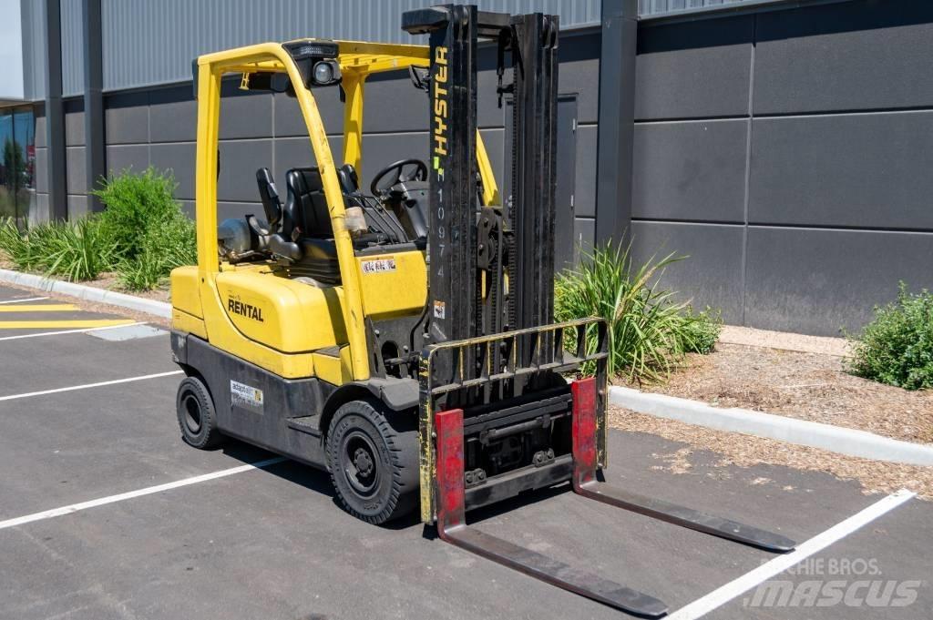 Hyster H2.5CT Камиони с АГУ