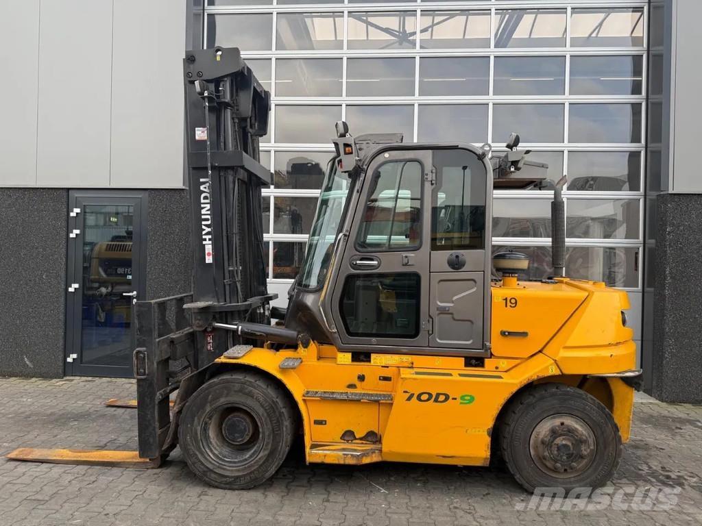 Hyundai 70D-9A Вилични кари-повдигачи - други
