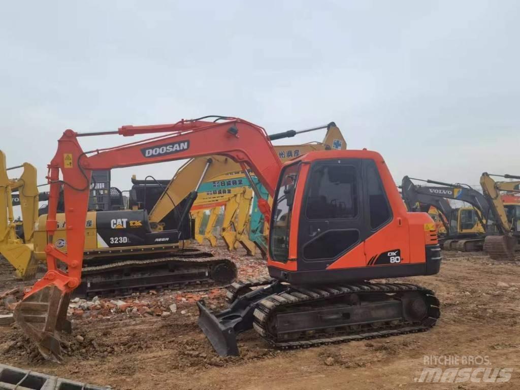 Doosan DX 80 Средни екскаватори 7т - 12т