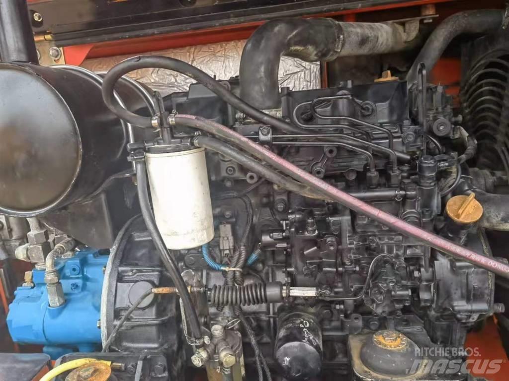 Doosan DX 80 Средни екскаватори 7т - 12т