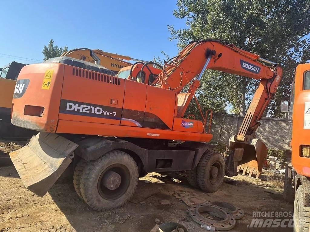 Doosan DH 210 W Колесни екскаватори