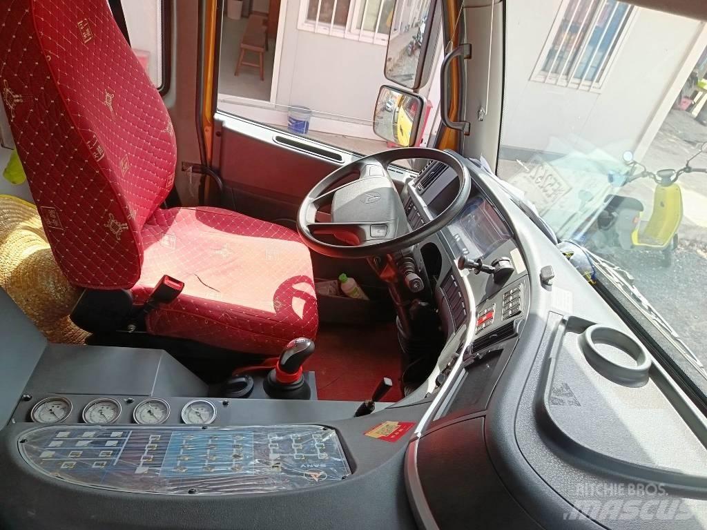 Sany SAC3000T Всъдеходни кранове