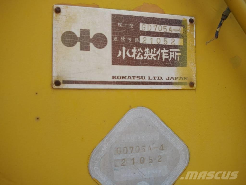 Komatsu GD 705 A-4A Грейдери