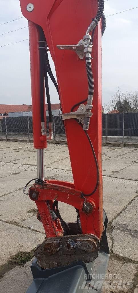Neuson EZ80 Средни екскаватори 7т - 12т