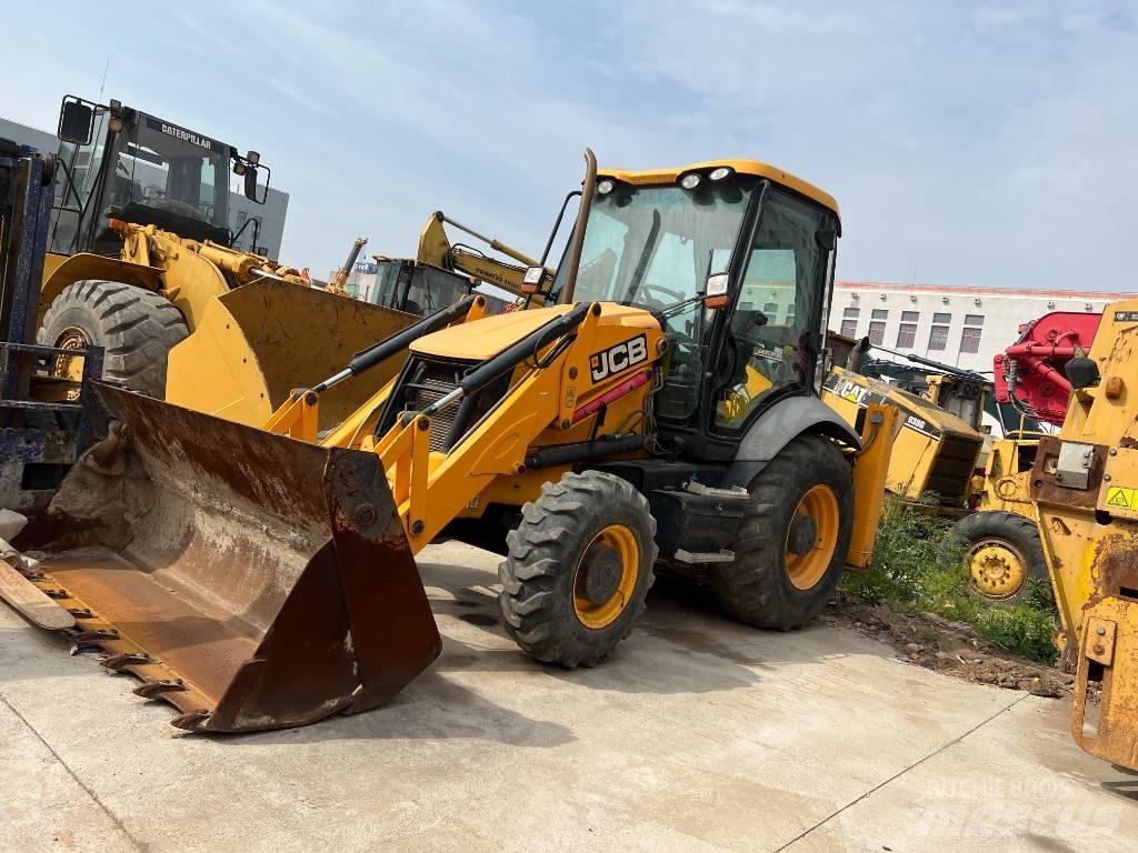 JCB 3CX Товарач със заден ексватор