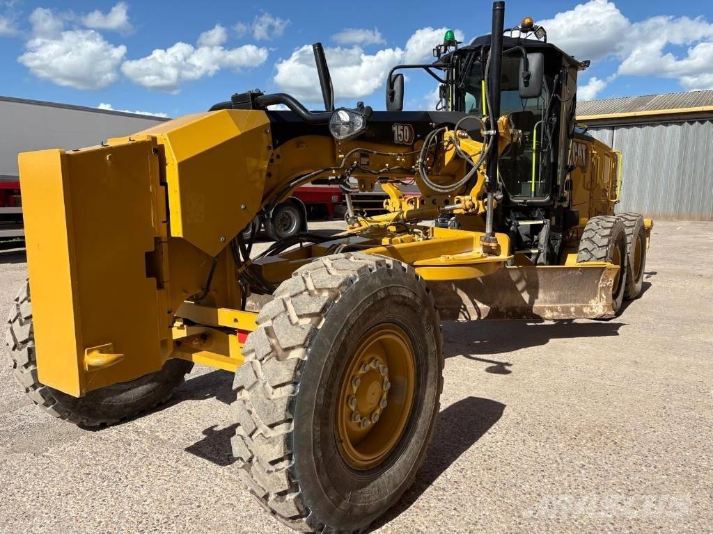 CAT 150 Грейдери