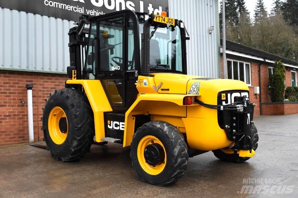 JCB 940 Камиони за херавни местности
