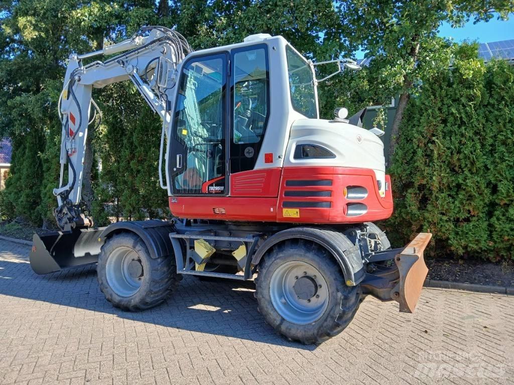 Takeuchi TB 295 W Колесни екскаватори