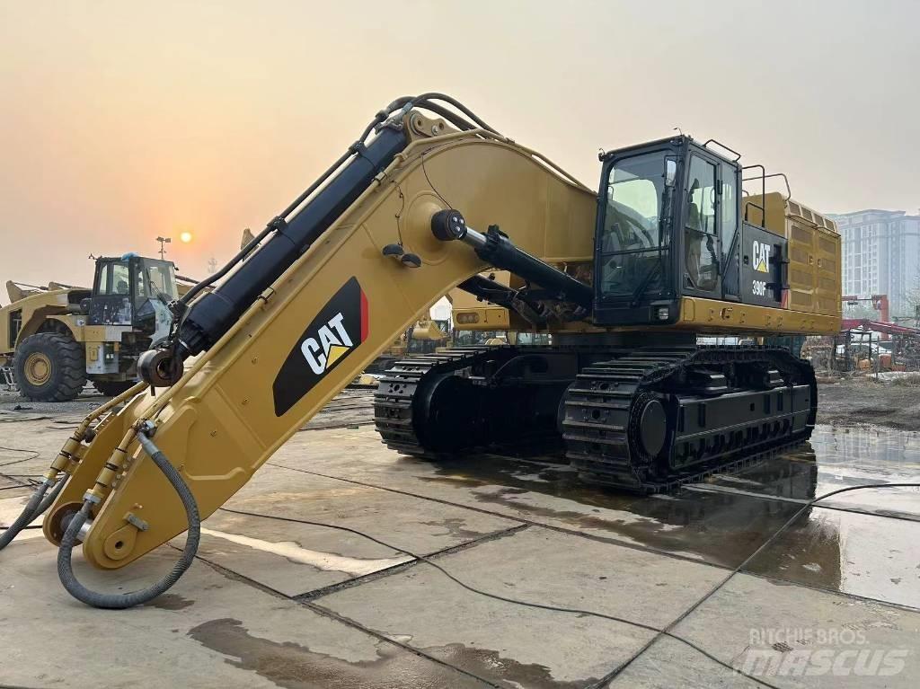 CAT 2020 CAT 390F Колесни екскаватори
