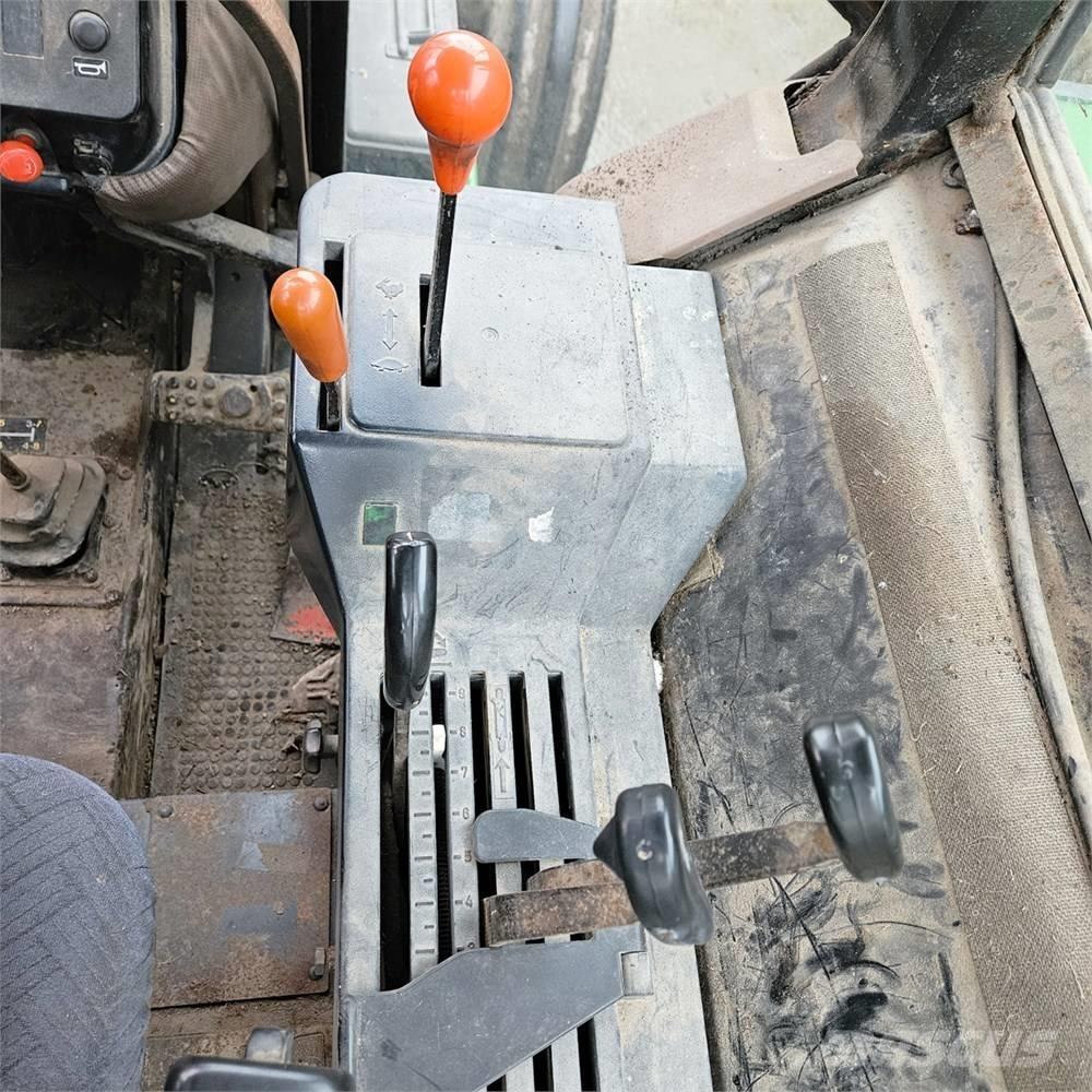 John Deere 2040 Трактори