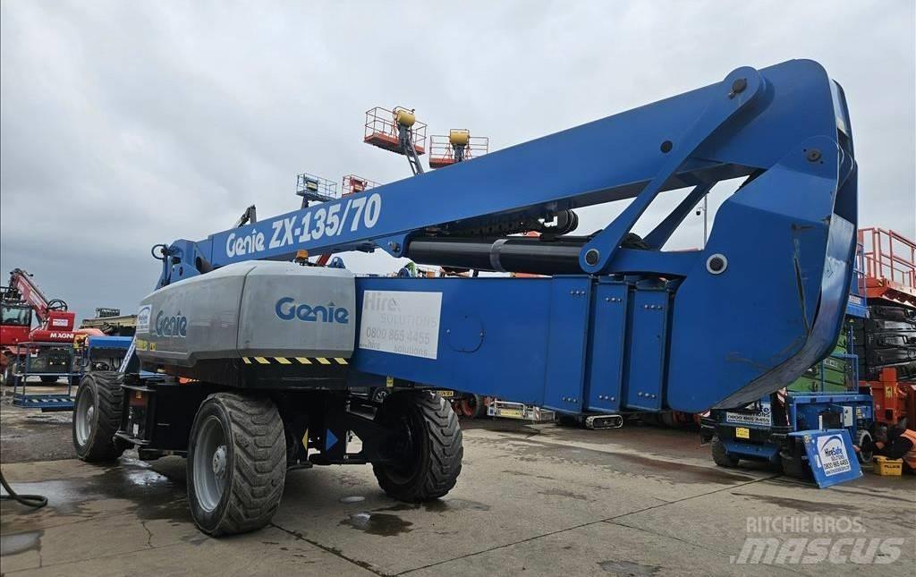 Genie ZX 135/70 Съчленени стрелови подемници
