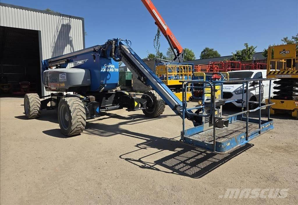Genie ZX 135/70 Съчленени стрелови подемници