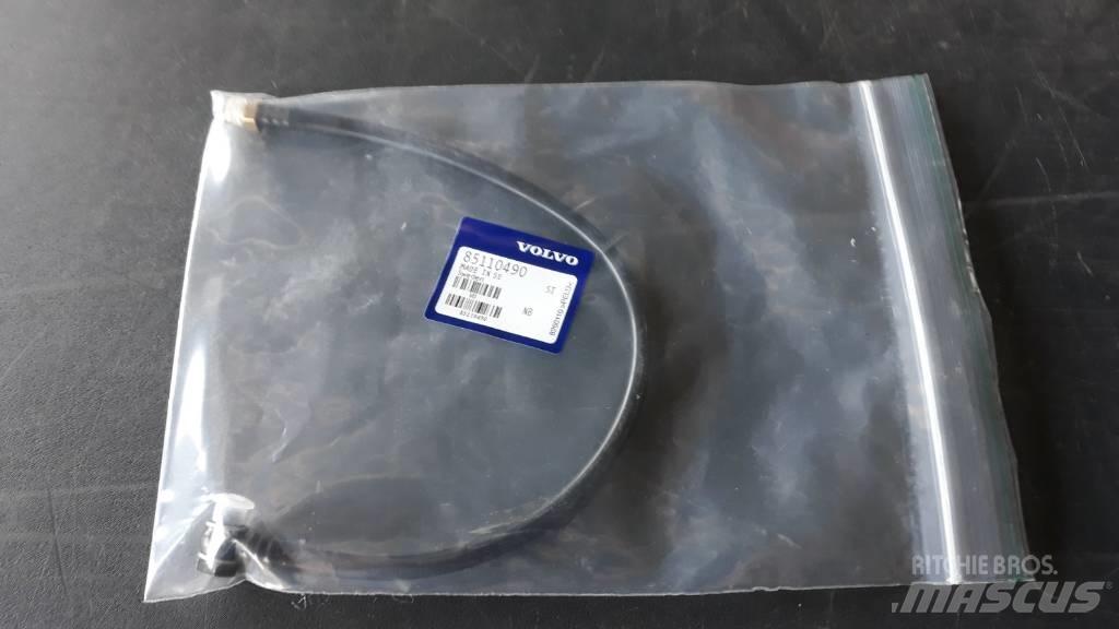 Volvo HOSE 85110490 Кабини