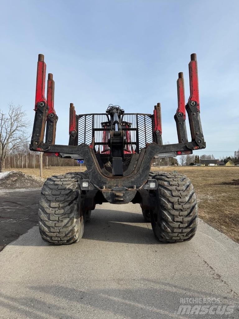 Komatsu 895 Форуардери