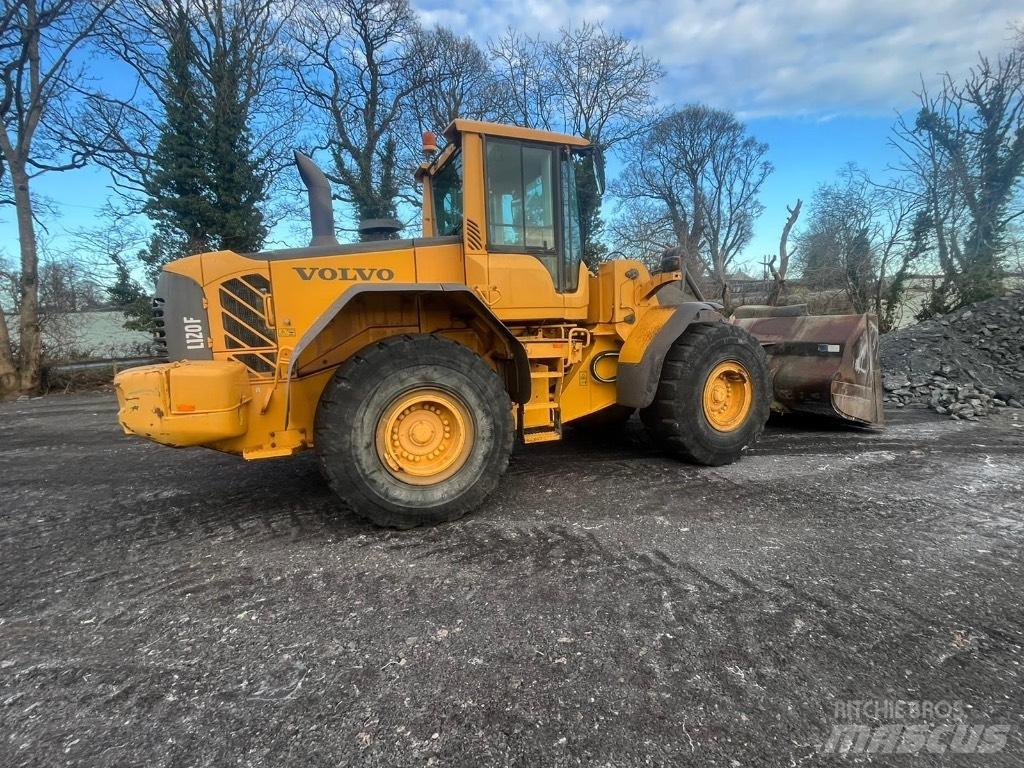 Volvo L 120 F Колесни товарачи