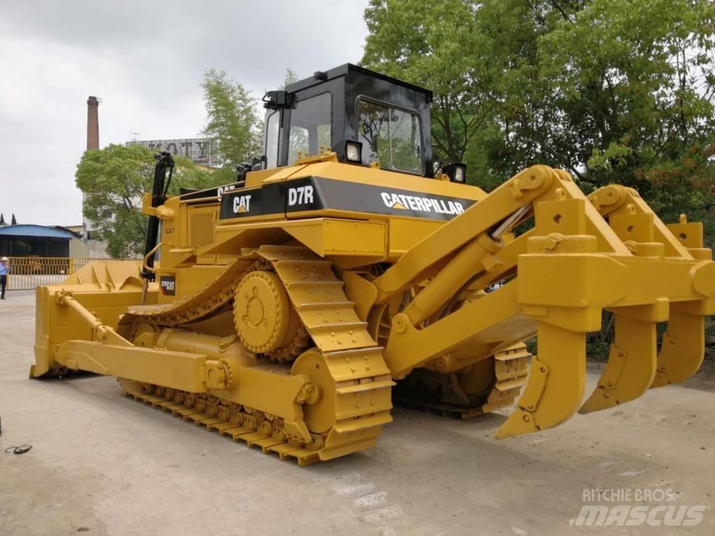CAT D 7 R Верижни булдозери
