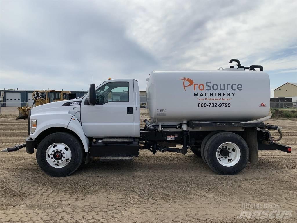 Ford F 650 XL SD Цистерни за вода
