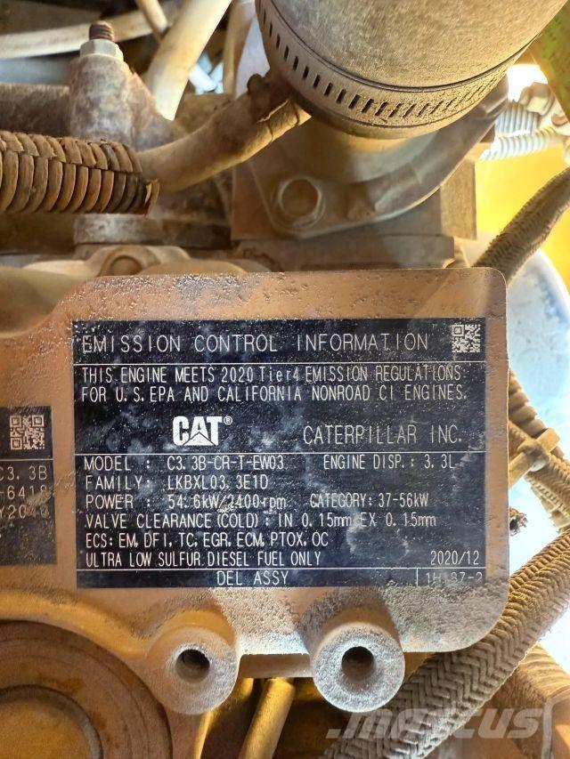 CAT 906M Колесни товарачи