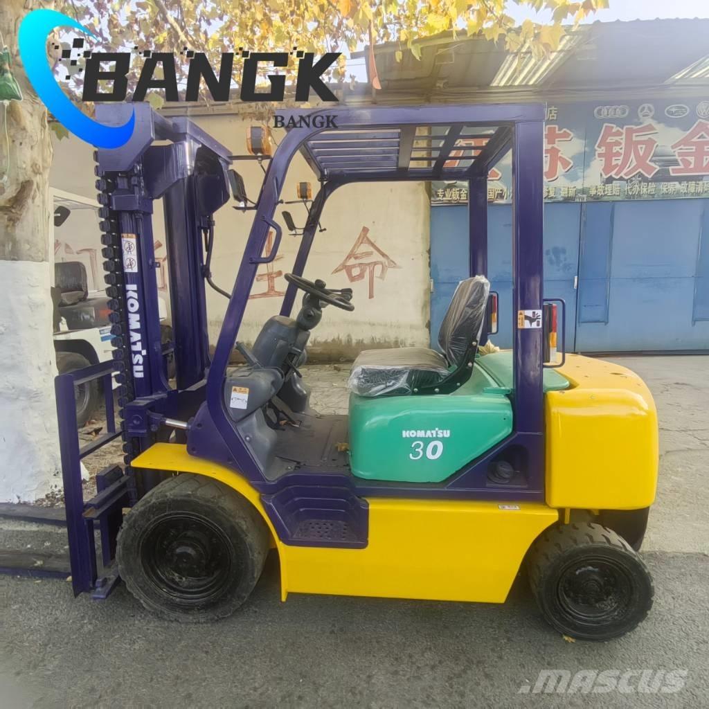 Komatsu FD 30 Дизелови камиони