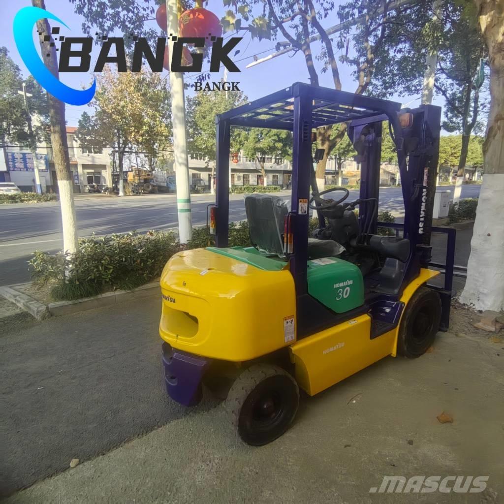 Komatsu FD 30 Дизелови камиони