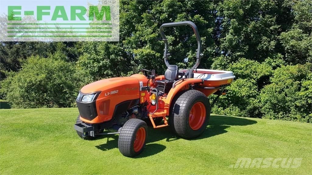 Kubota l1-382 turf Трактори