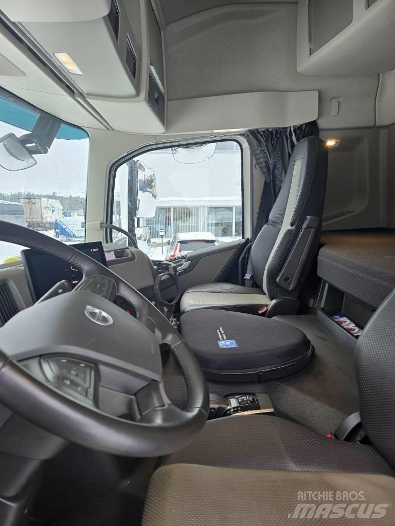 Volvo FM Electric Камиони с кран с кука
