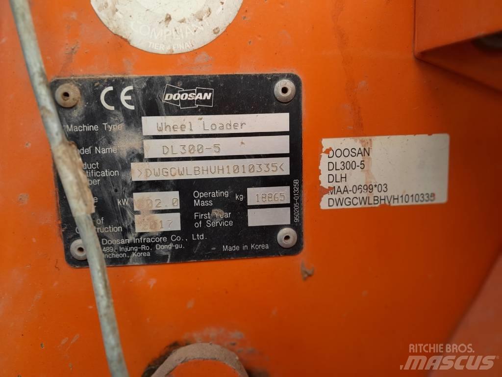 Doosan DL 300 Колесни товарачи