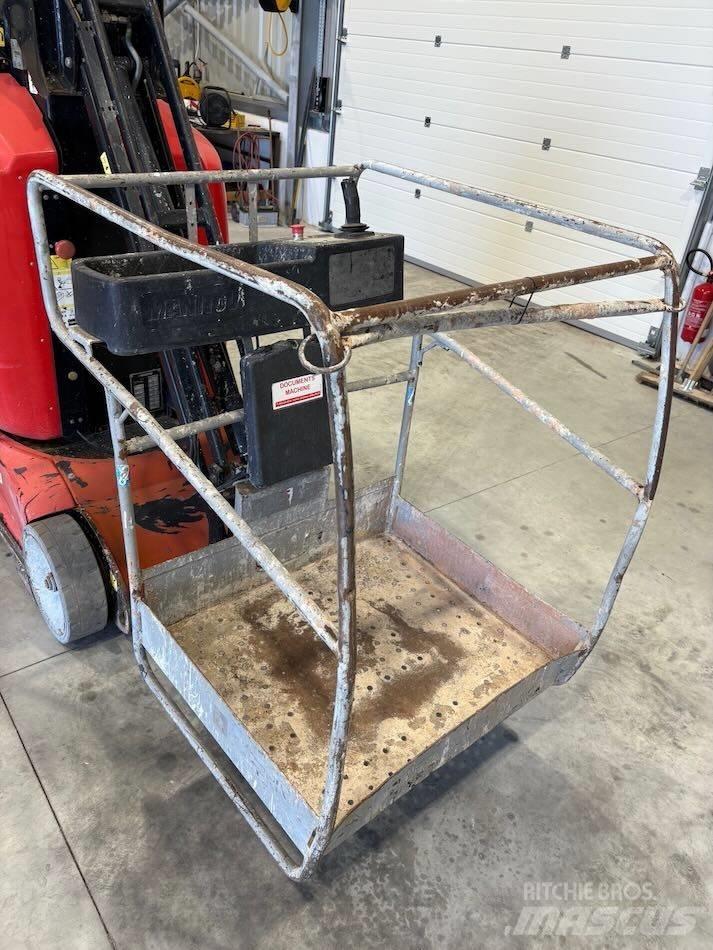 Manitou 100 VJR Вертикални мачтови повдигачи
