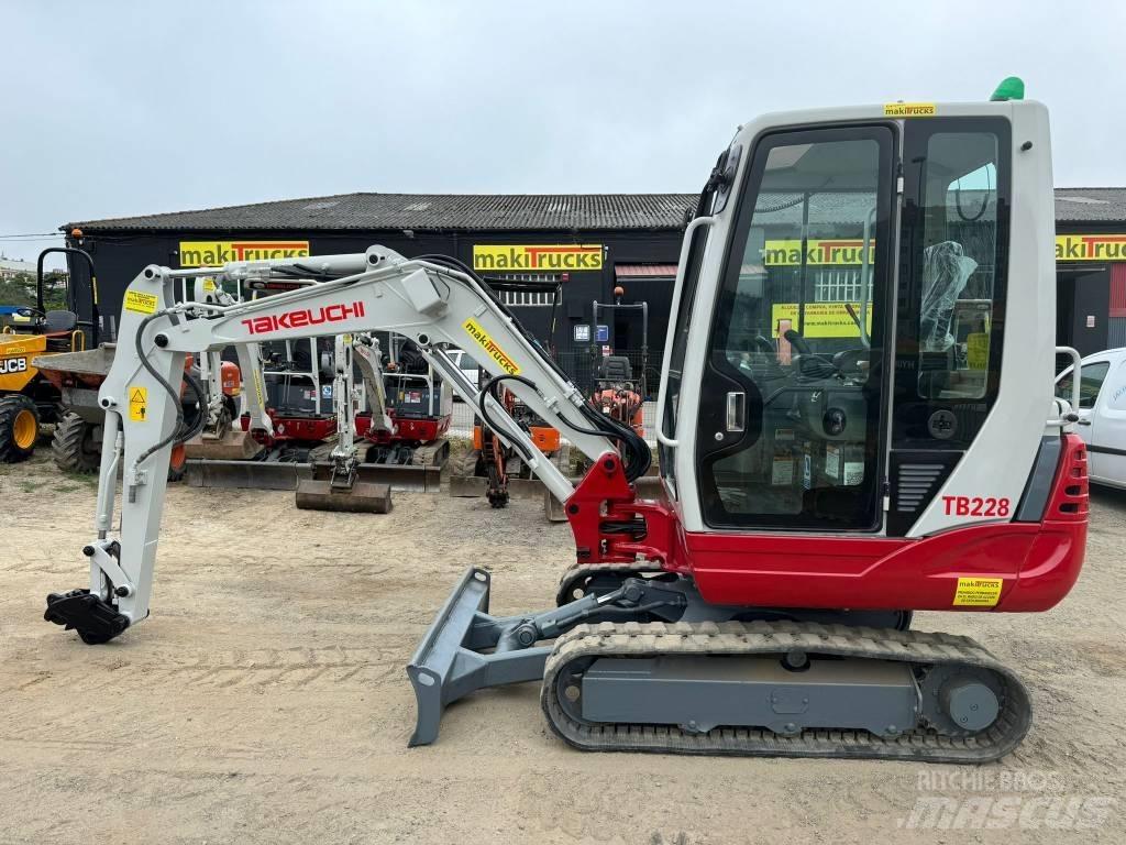 Takeuchi TB228 Мини екскаватори < 7 т