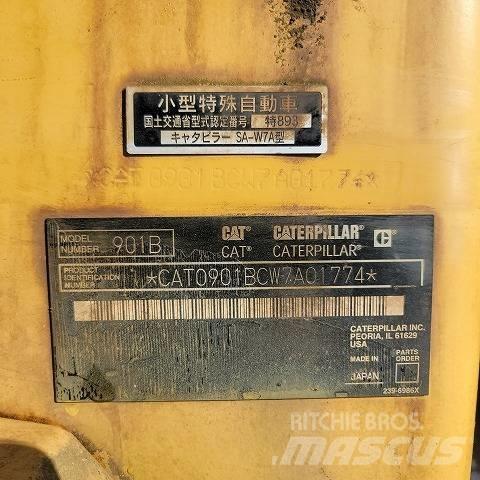 CAT 901B Колесни товарачи