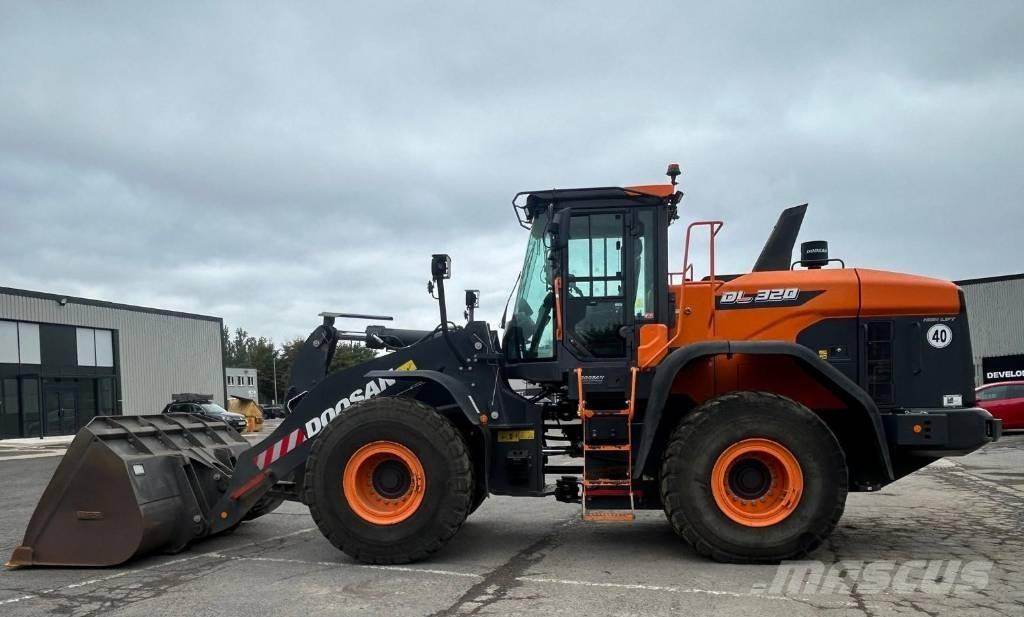 Doosan DL 320-7 Колесни товарачи