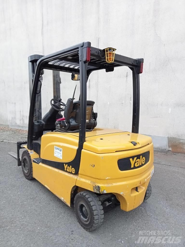Yale ERP35 Електрически вилични кари-повдигачи