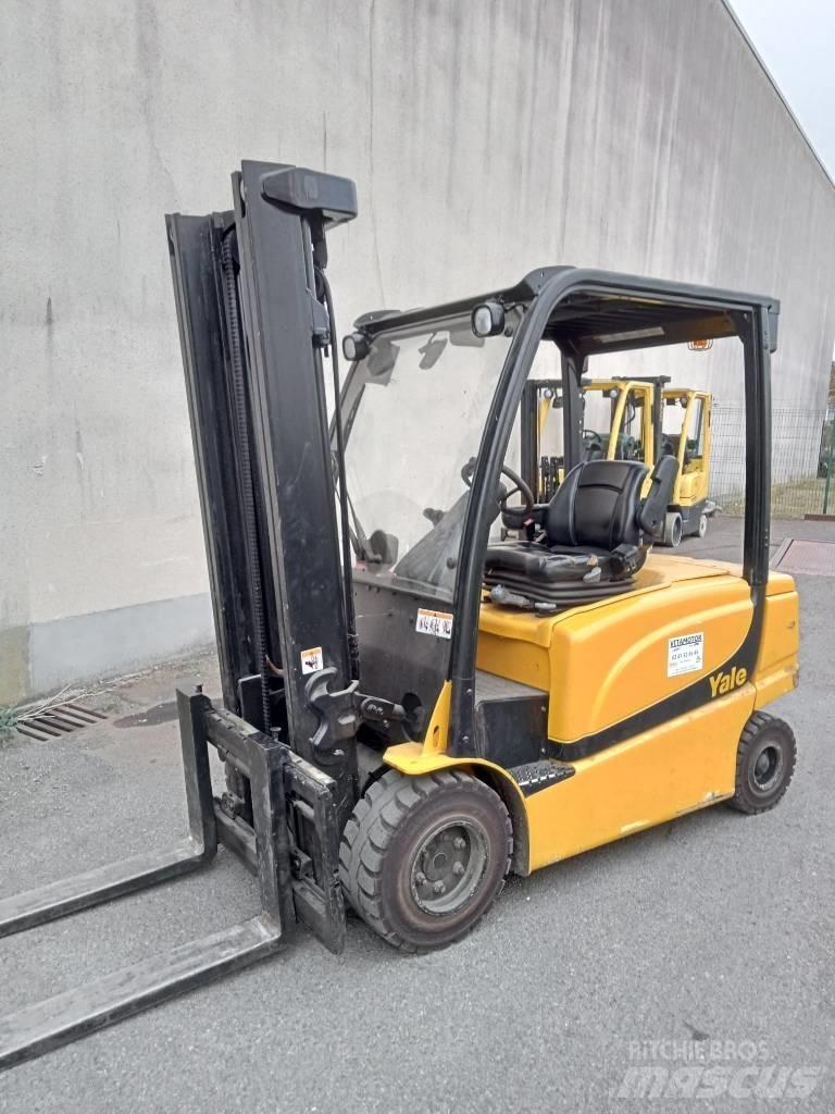 Yale ERP35 Електрически вилични кари-повдигачи