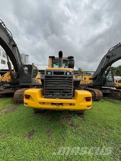 Volvo L 90 F Колесни товарачи